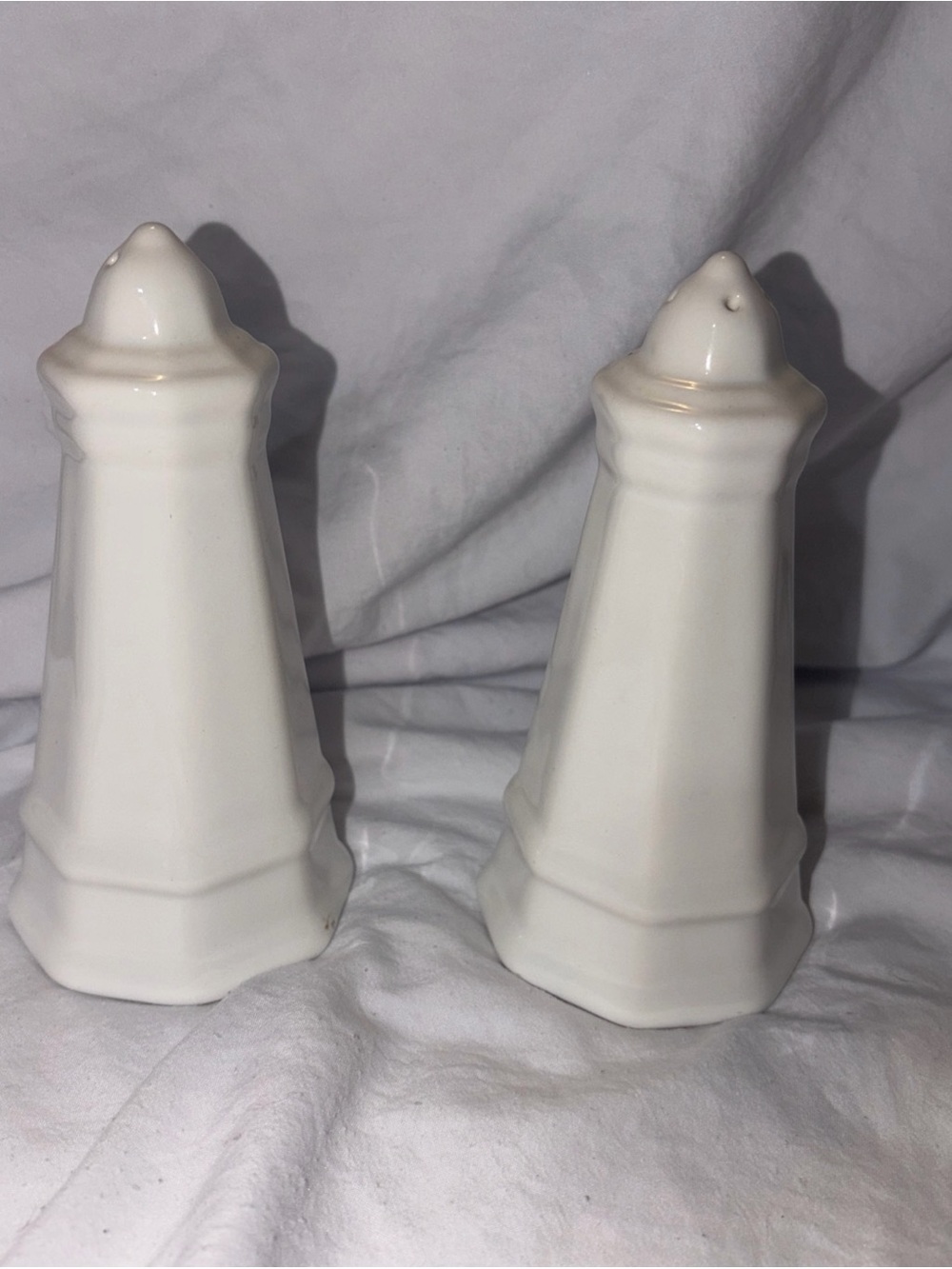Vintage Large Pfaltzgraff Heritage White Salt & Pepper Shaker Set